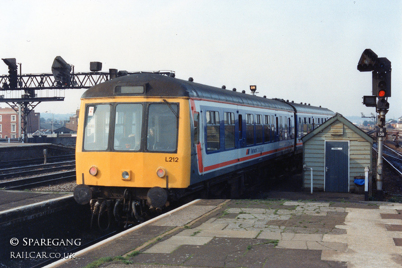 Class 108 DMU at Reading