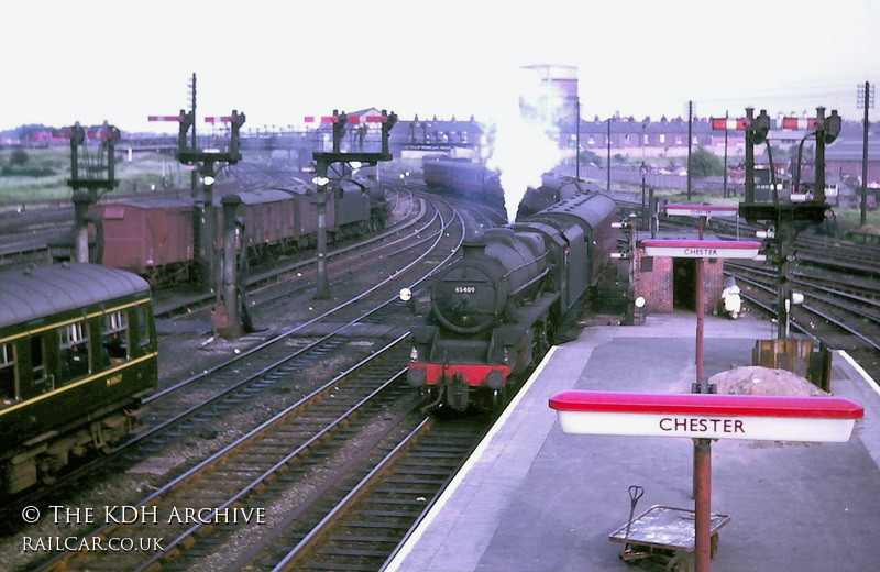 Class 108 DMU at Chester