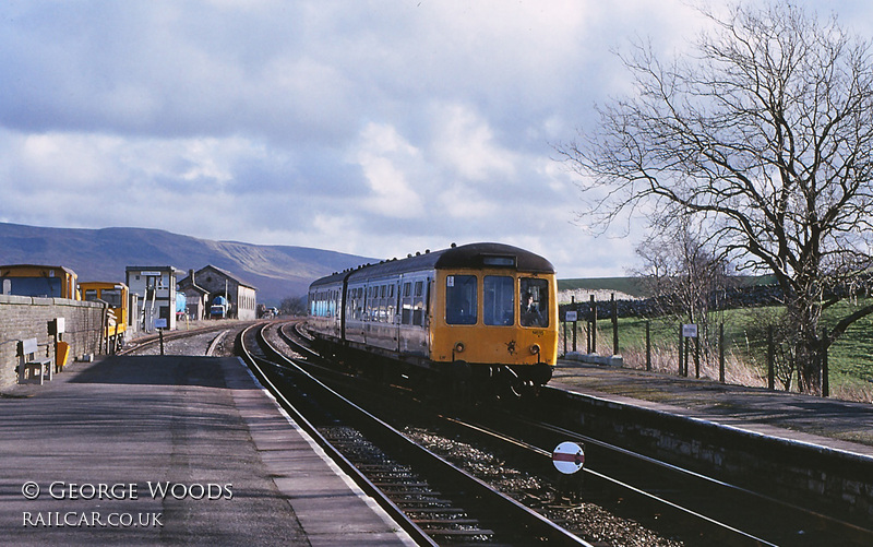 Class 108 DMU at Kirkby Stephen