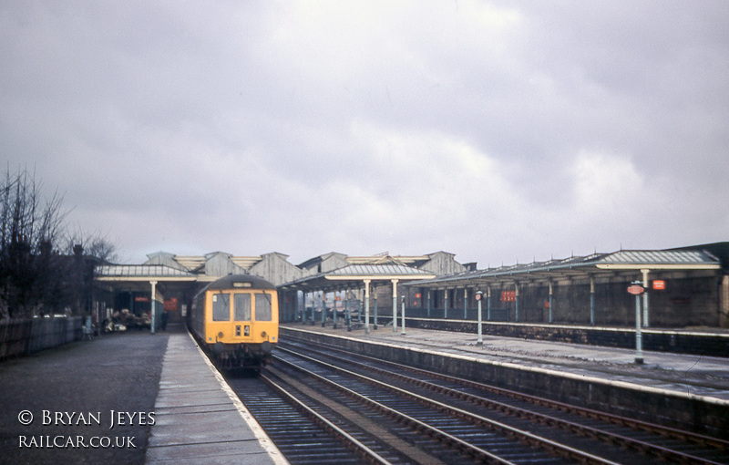 Class 108 DMU at Ilkley