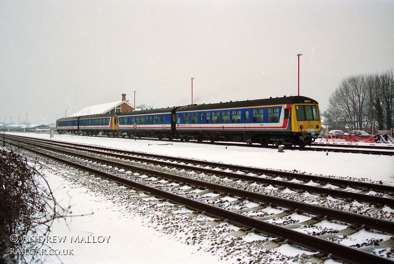 Class 108 DMU at Maidenhead