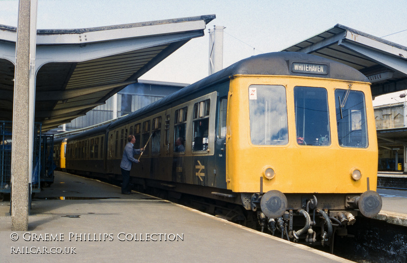 Class 108 DMU at Carlisle