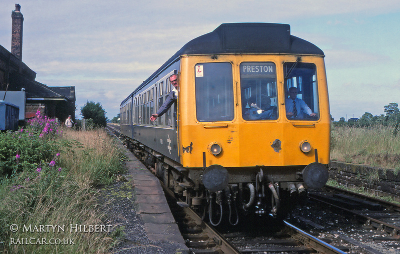 Class 108 DMU at Midge Hall