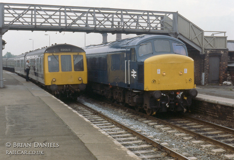 Class 108 DMU at Castleford