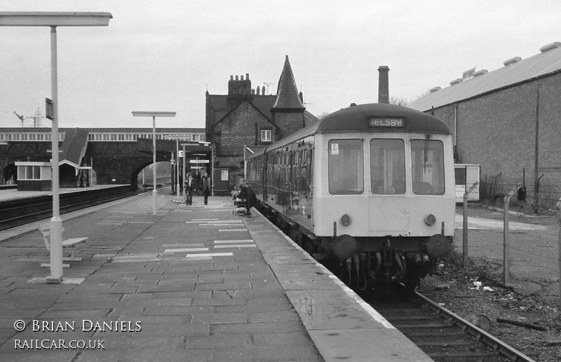 Class 108 DMU at Hooton