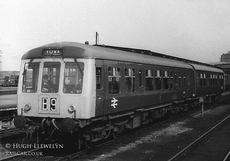 Class 108 DMU at York