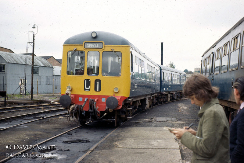 Class 109 DMU at Norwich