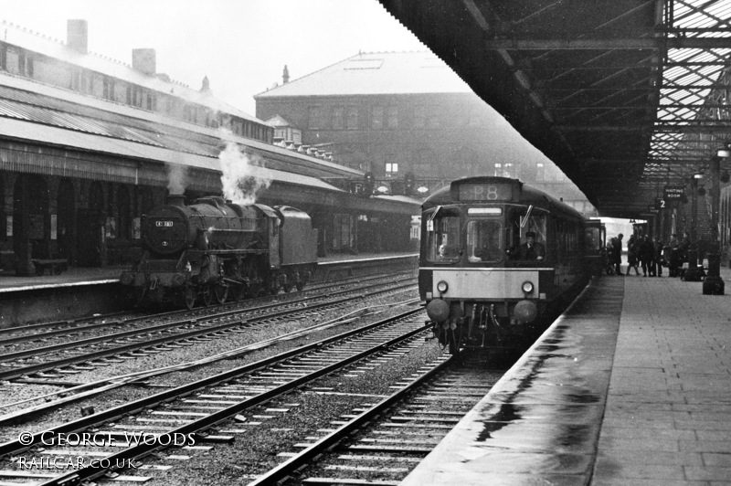 Class 110 DMU at Bolton