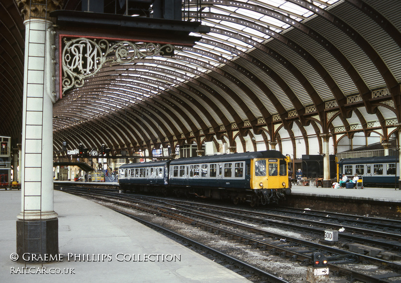 Class 110 DMU at York