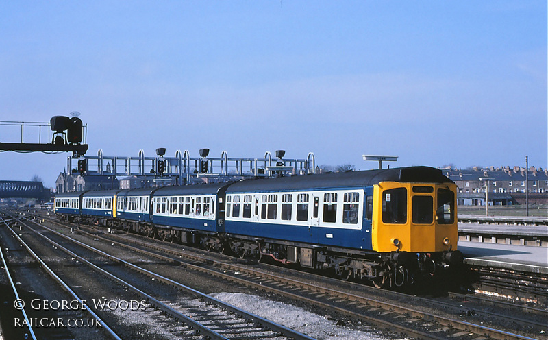 Class 110 DMU at York