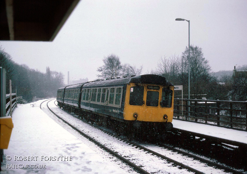 Class 110 DMU at Crossflatts