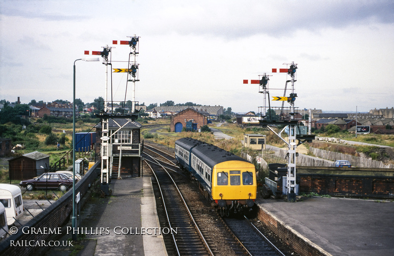 Class 111 DMU at Castleford