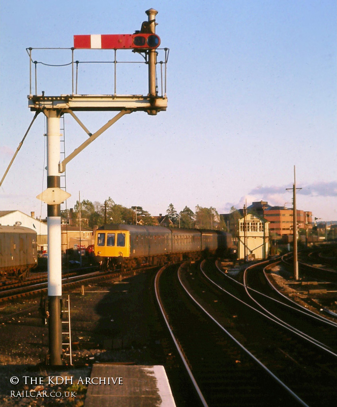 Class 115 DMU at Aylesbury