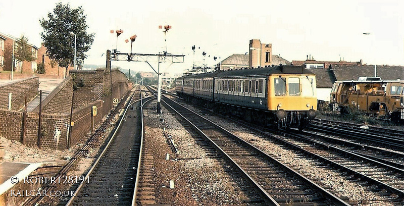 Class 115 DMU at High Wycombe