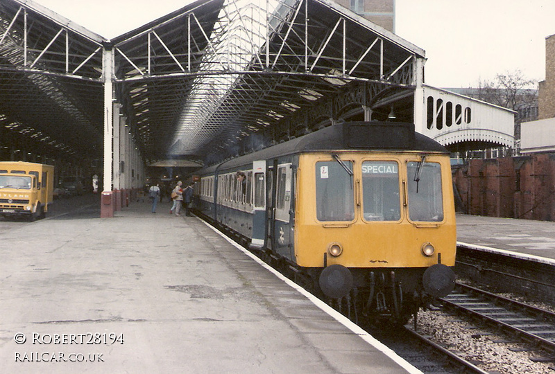 Class 115 DMU at Marylebone