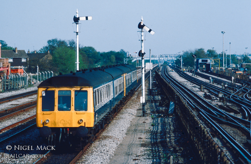 Class 115 DMU at West Ruislip