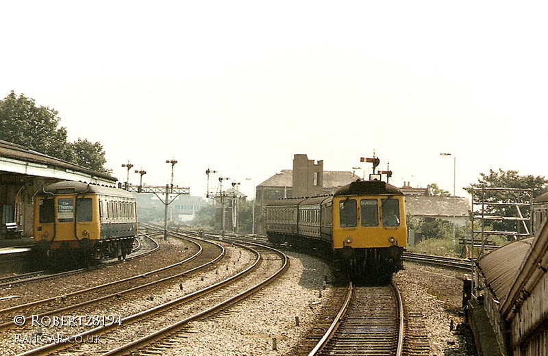 Class 115 DMU at High Wycombe