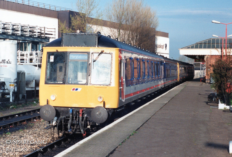 Class 115 DMU at Aylesbury