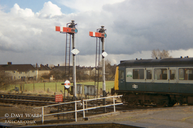 Class 115 DMU at Aylesbury