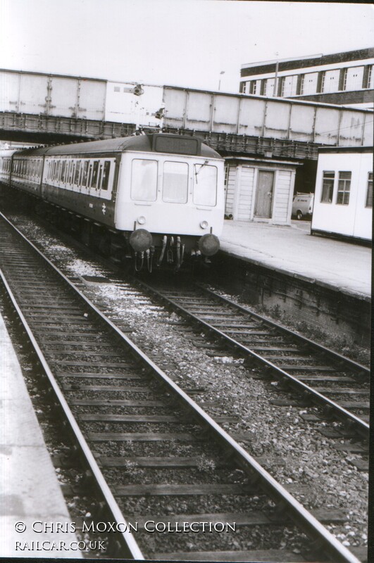 Class 115 DMU at London Marylebone