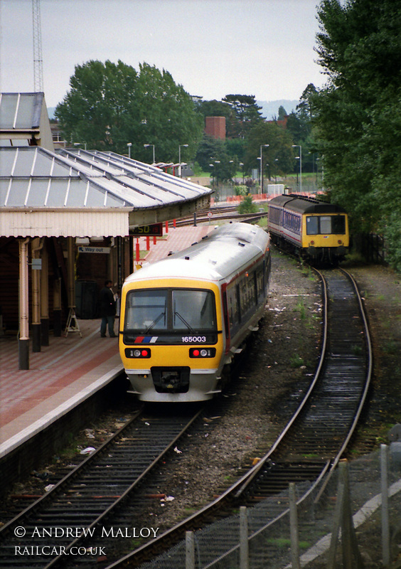 Class 115 DMU at Aylesbury