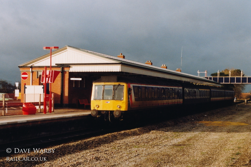 Class 115 DMU at Bicester