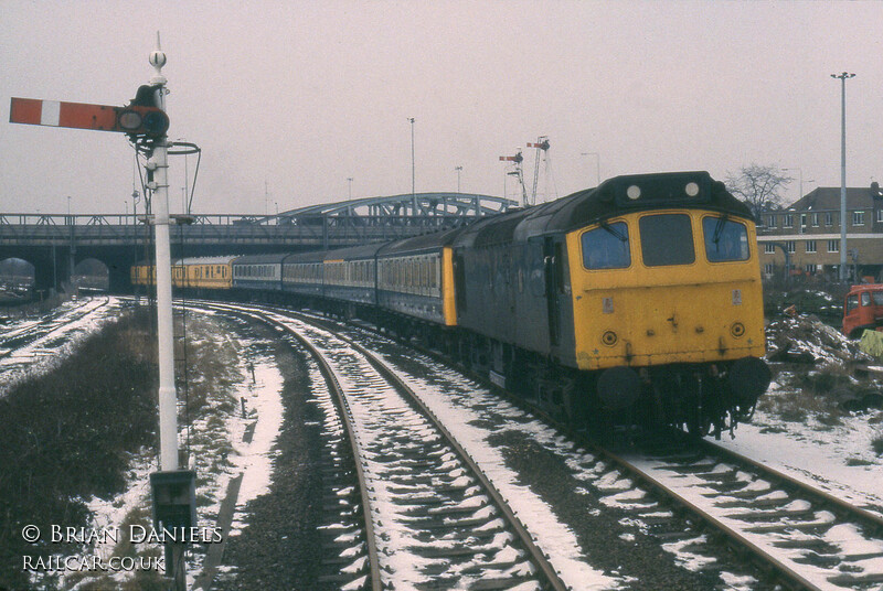 Class 115 DMU at Neasden