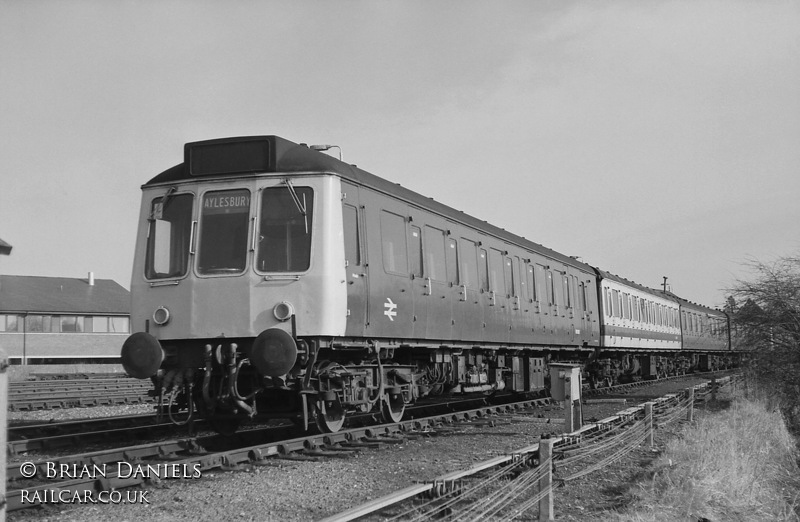 Class 115 DMU at Aylesbury