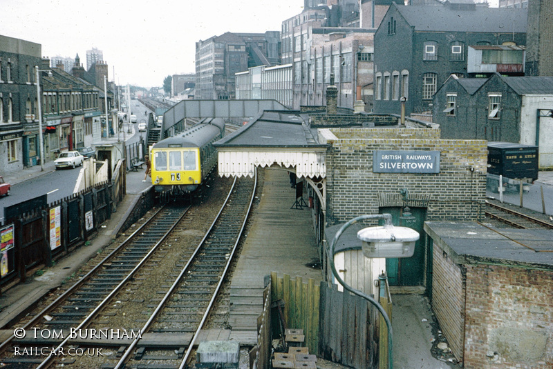 Class 116 DMU at Silvertown