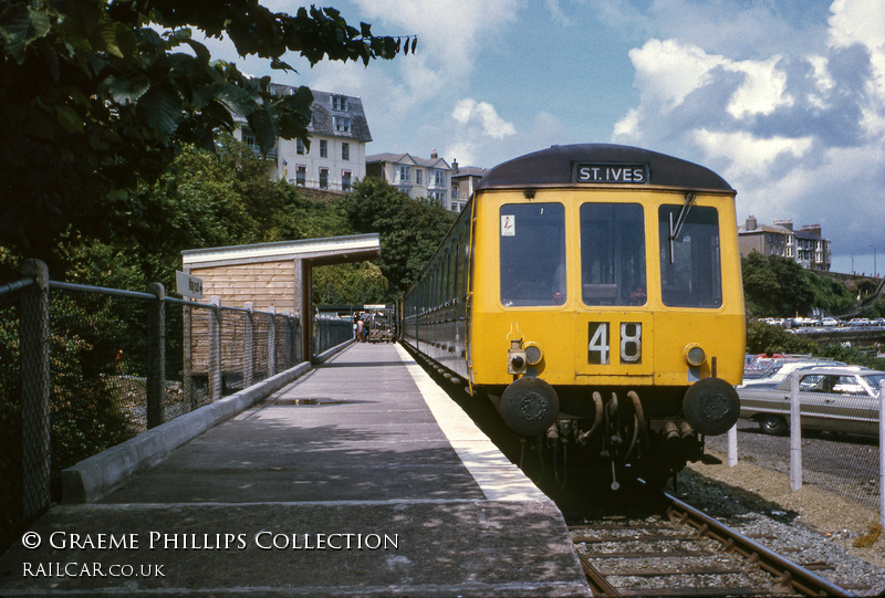Class 116 DMU at St Ives
