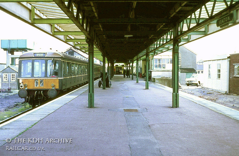 Class 116 DMU at Seaton