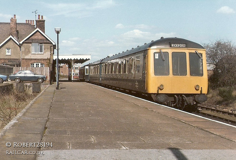 Class 116 DMU at Southminster