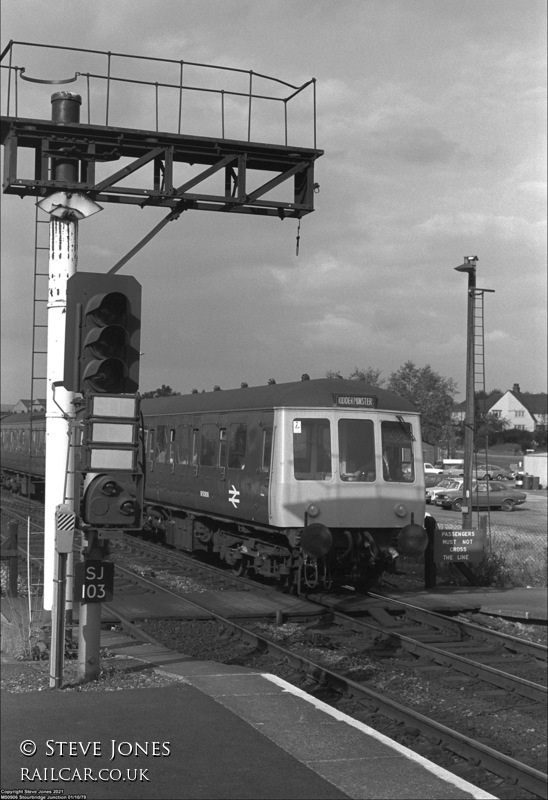 Class 116 DMU at Stourbridge Junction