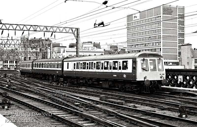 Class 116 DMU at Glasgow Central