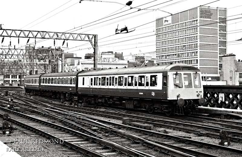 Class 116 DMU at Glasgow Central