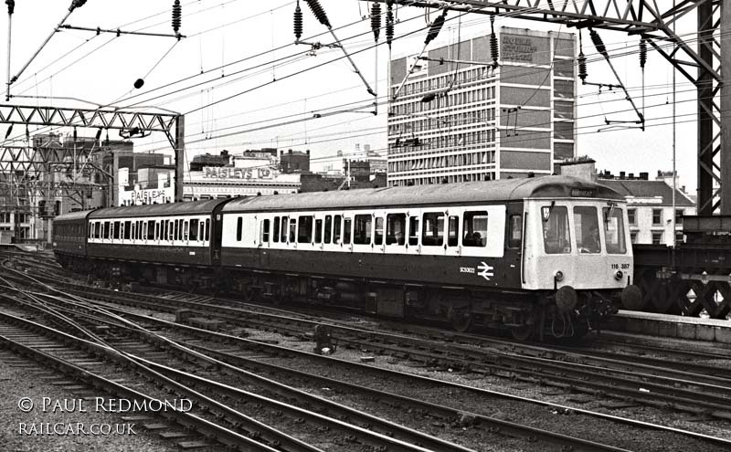 Class 116 DMU at Glasgow Central