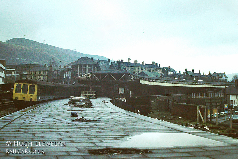 Class 116 DMU at Pontypridd