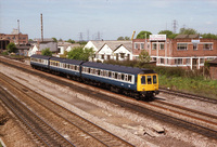 Class 117 DMU at Middle Green, near Langley