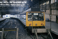 Class 117 DMU at Edinburgh Waverley