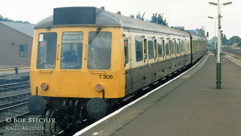 Class 117 DMU at Leamington Spa