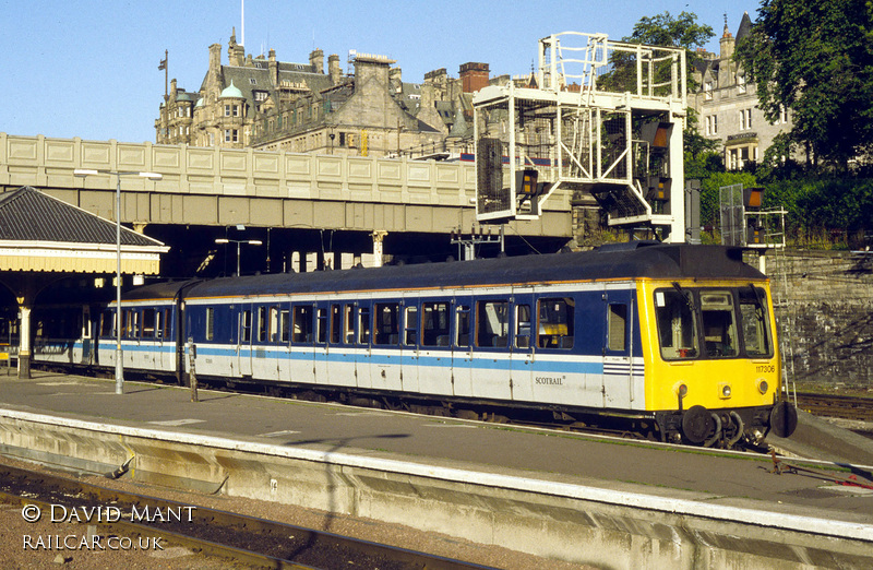 Class 117 DMU at Edinburgh Waverley