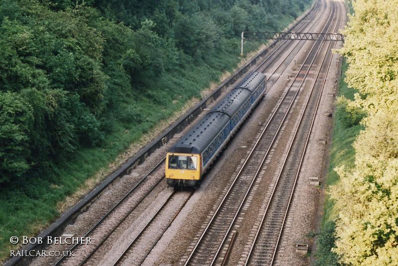 Class 117 DMU at Sonning Cutting