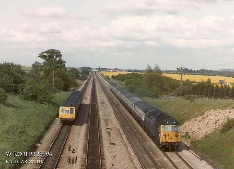 Class 117 DMU at Ruscombe