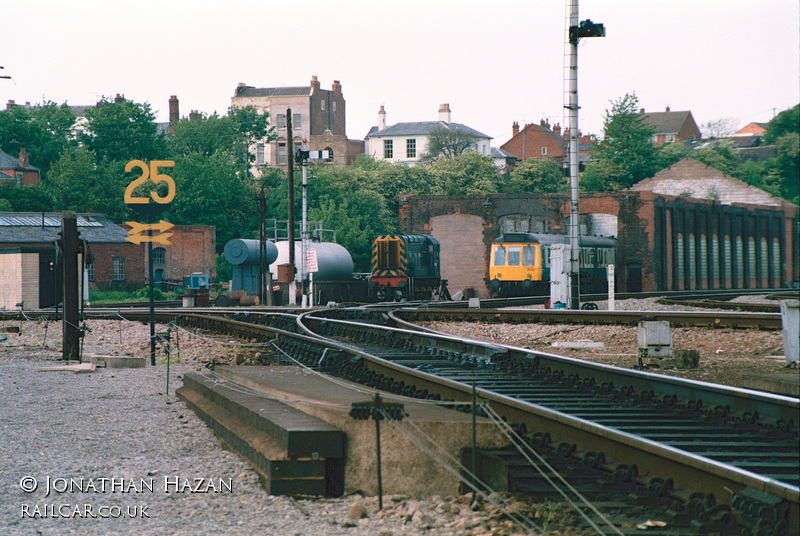 Class 117 DMU at Worcester Shrub Hill