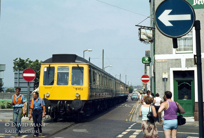 Class 117 DMU at Weymouth Quay