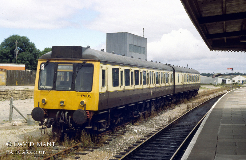 Class 117 DMU at St Erth