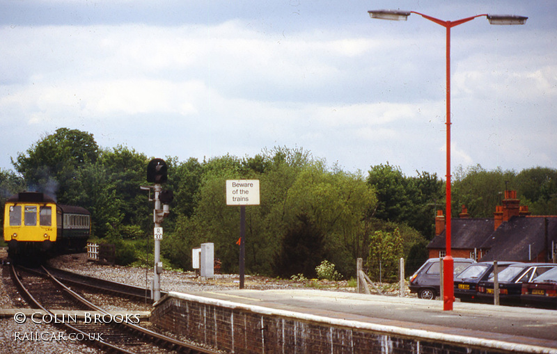 Class 117 DMU at Twyford