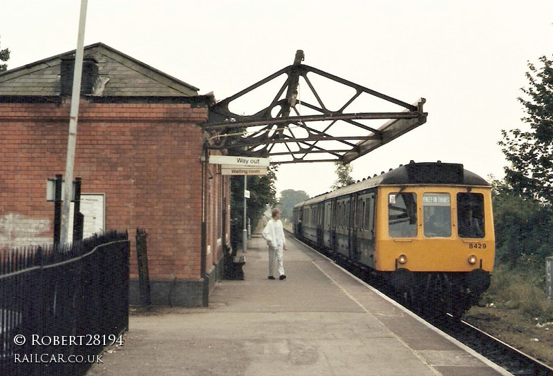 Class 117 DMU at Wargrave