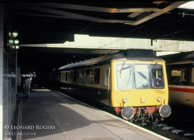 Class 117 DMU at Birmingham New St