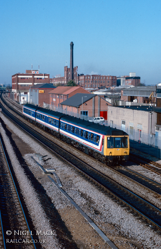 Class 117 DMU at Slough